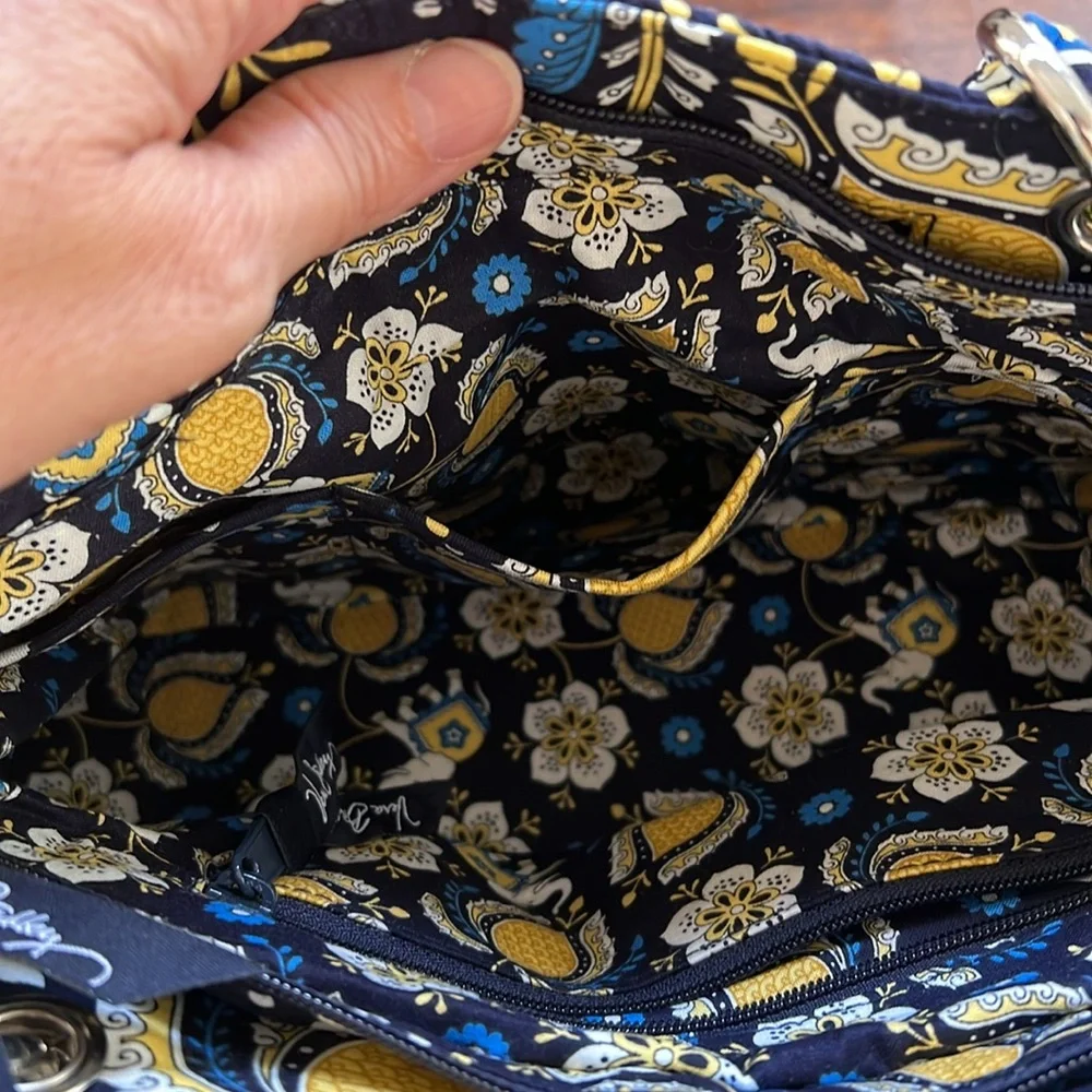 VERA BRADLEY Shoulder Chain Bag in Ellie Blue Bohemian 100% Cotton Quilted